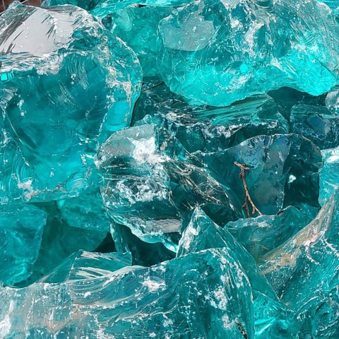 Pietra di vetro azzurra per giardini, interni e acquari: Prezzo e foto