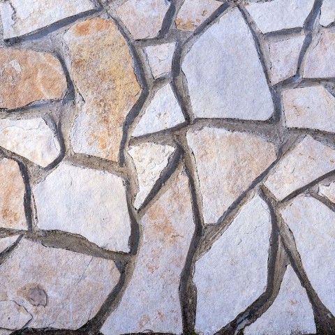 Trani stone for cladding, flooring and garden furniture