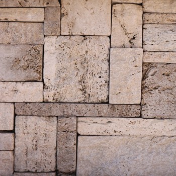 travertino-bozze-e-squadrati-per-rivestimento-muri